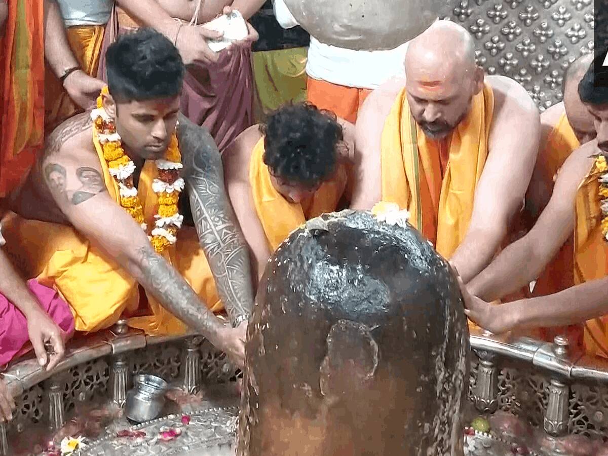 Team India Members Pray For Rishabh Pant In Jyotirlinga Temple